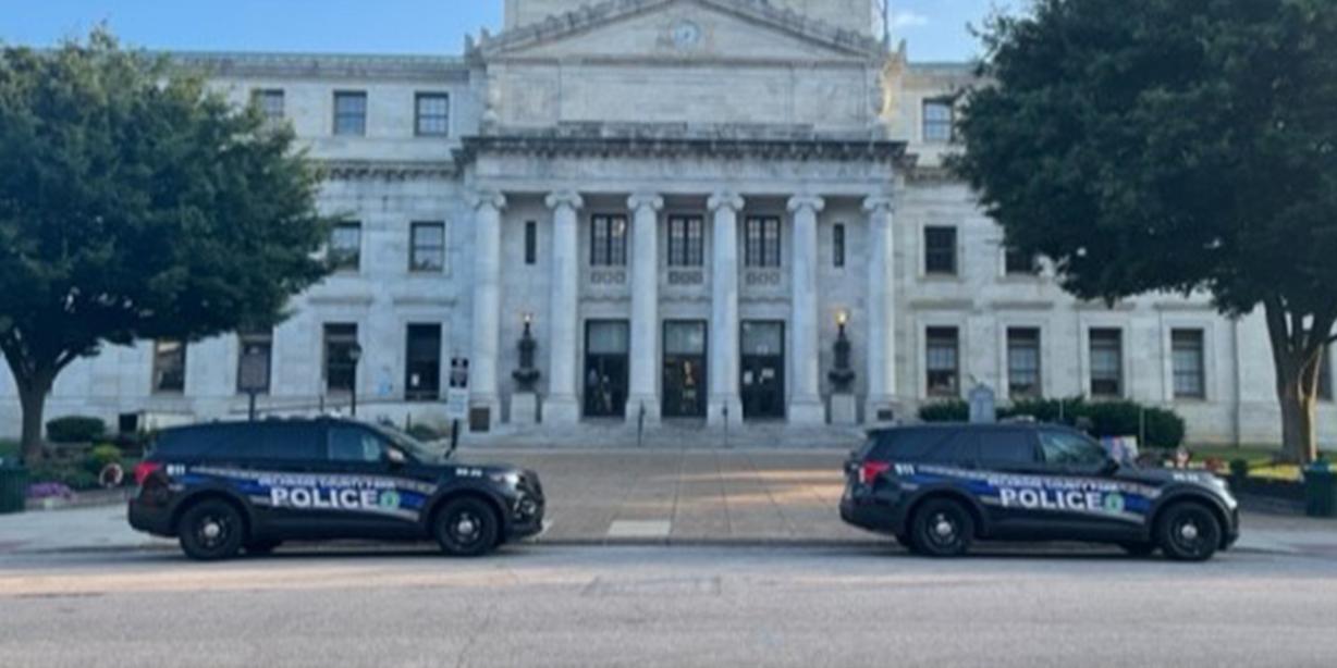 Park Police vehicles outside of the courthouse